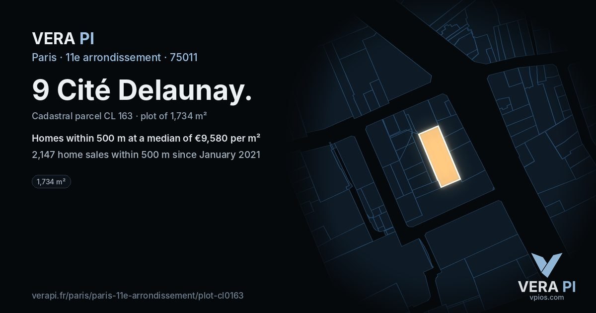 9 Cité Delaunay, 11e arrondissement at night – the plot lit, the parcels around coloured by the prices near them