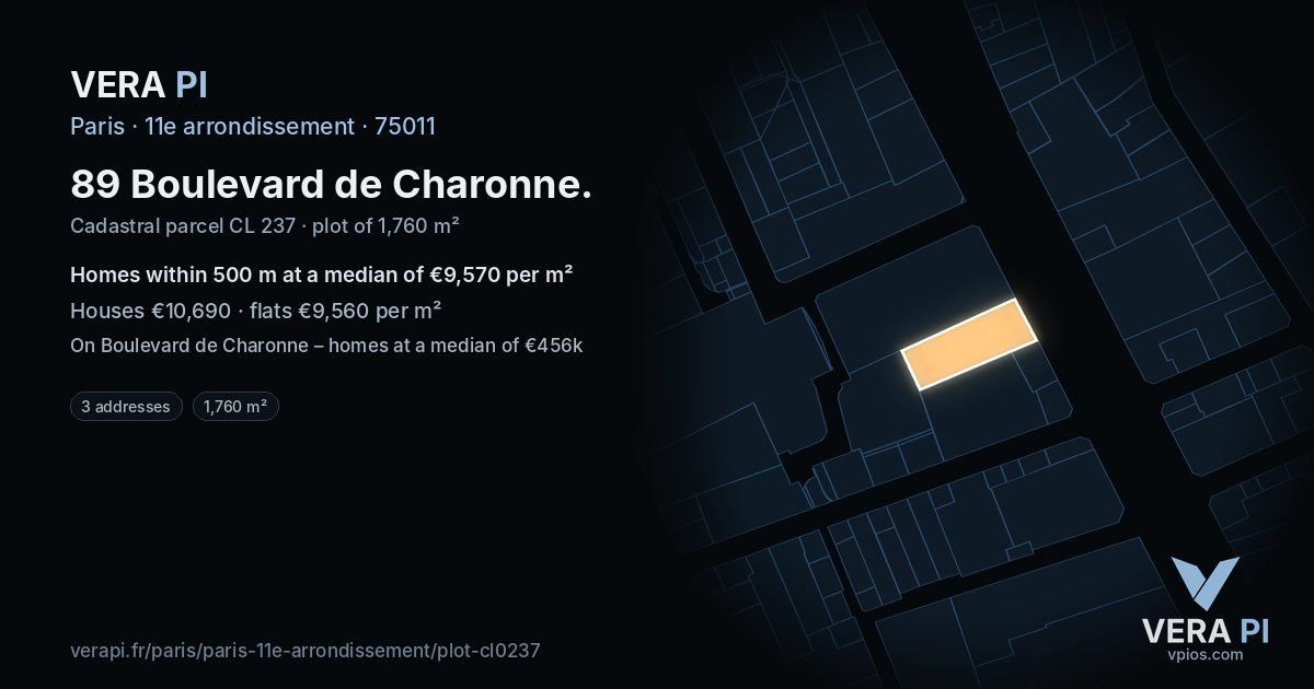 89 Boulevard de Charonne, 11e arrondissement at night – the plot lit, the parcels around coloured by the prices near them