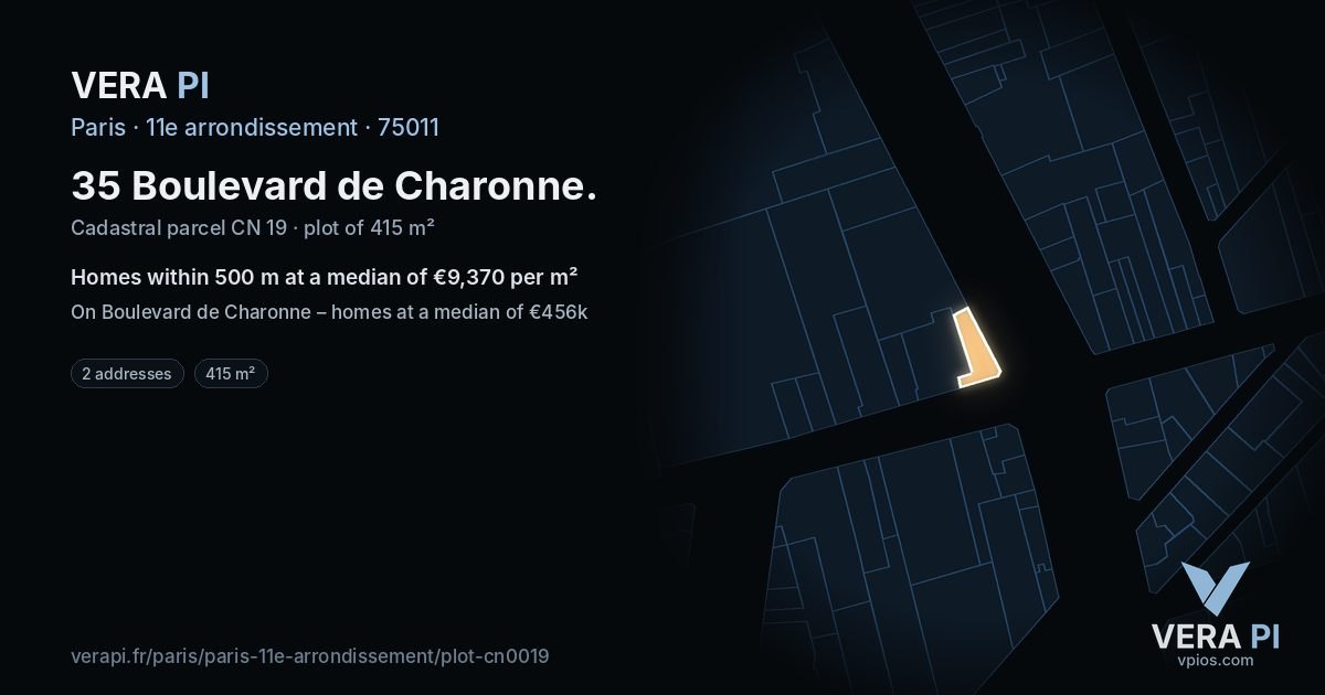 35 Boulevard de Charonne, 11e arrondissement at night – the plot lit, the parcels around coloured by the prices near them