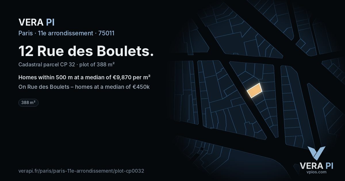 12 Rue des Boulets, 11e arrondissement at night – the plot lit, the parcels around coloured by the prices near them