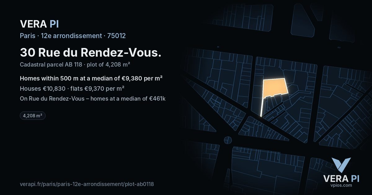 30 Rue du Rendez-Vous, 12e arrondissement at night – the plot lit, the parcels around coloured by the prices near them