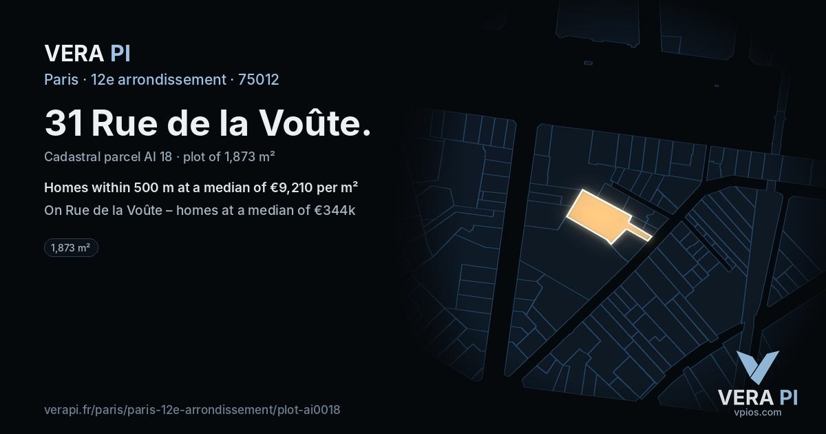 31 Rue de la Voûte, 12e arrondissement at night – the plot lit, the parcels around coloured by the prices near them