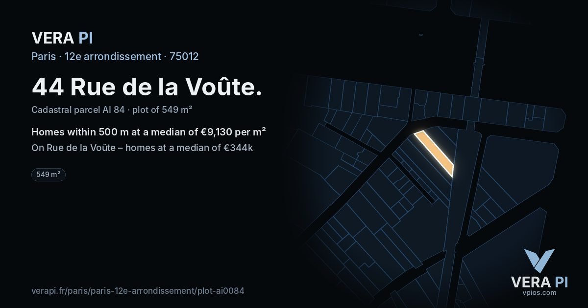44 Rue de la Voûte, 12e arrondissement at night – the plot lit, the parcels around coloured by the prices near them