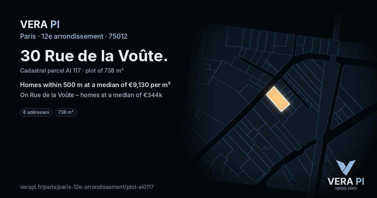 30 Rue de la Voûte, 12e arrondissement at night – the plot lit, the parcels around coloured by the prices near them
