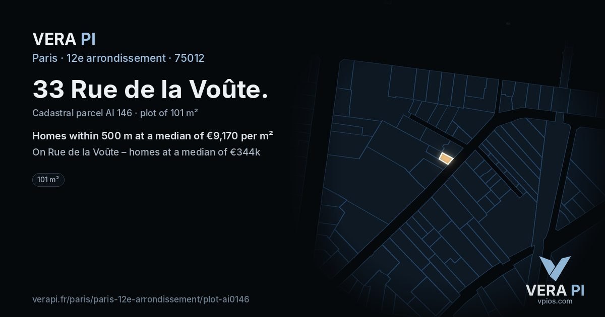 33 Rue de la Voûte, 12e arrondissement at night – the plot lit, the parcels around coloured by the prices near them