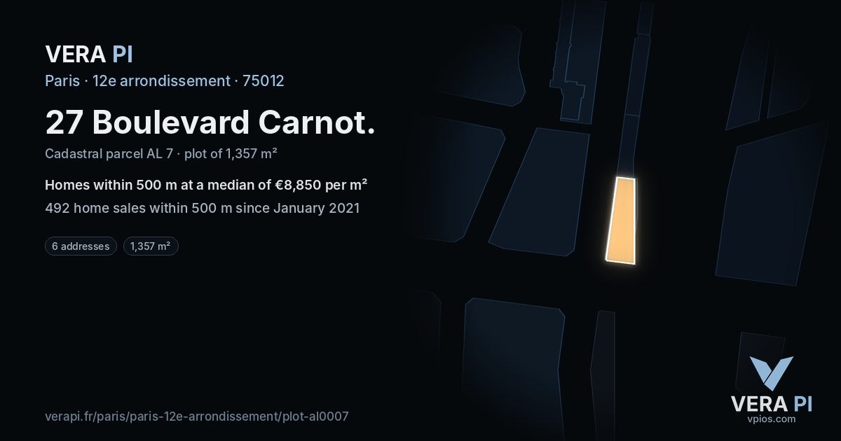 27 Boulevard Carnot, 12e arrondissement at night – the plot lit, the parcels around coloured by the prices near them