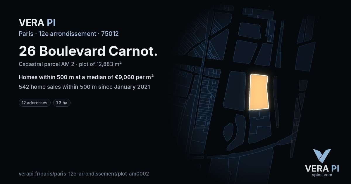 26 Boulevard Carnot, 12e arrondissement at night – the plot lit, the parcels around coloured by the prices near them
