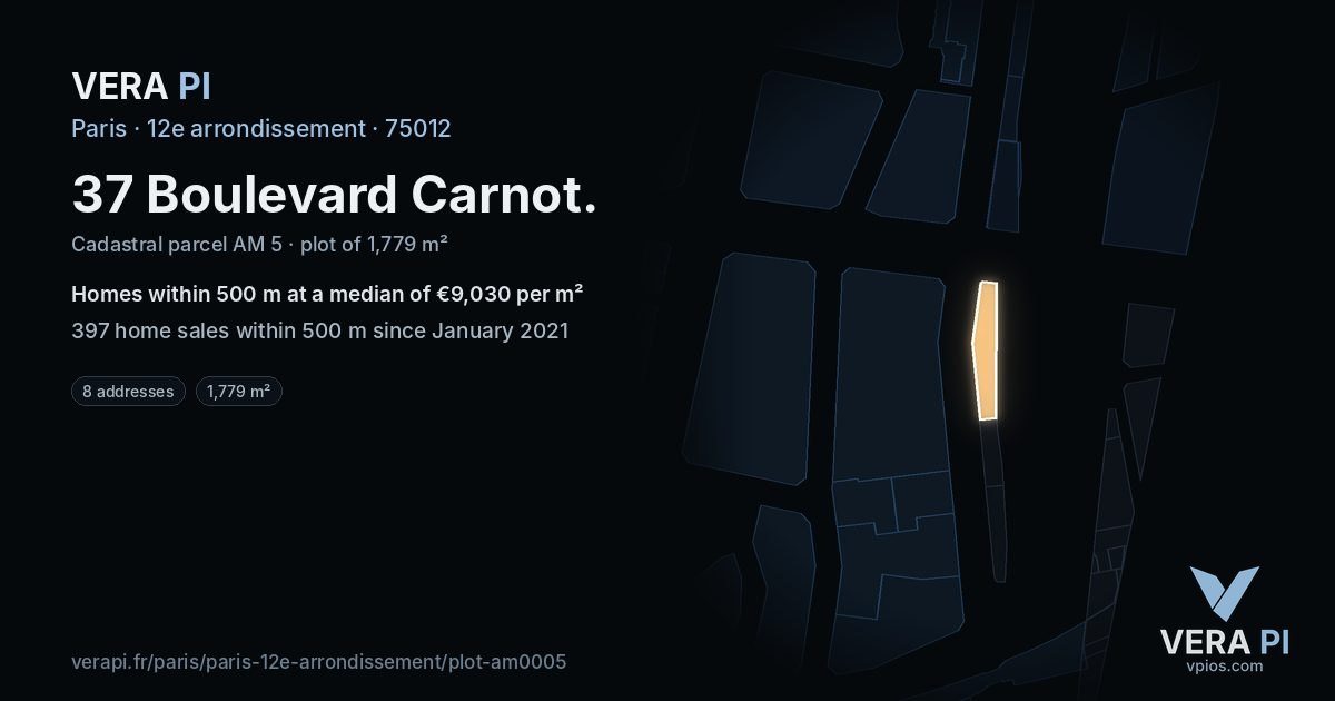 37 Boulevard Carnot, 12e arrondissement at night – the plot lit, the parcels around coloured by the prices near them