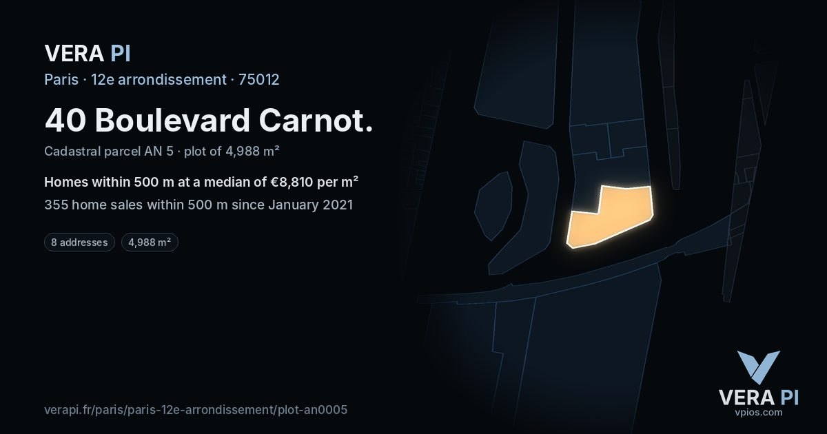 40 Boulevard Carnot, 12e arrondissement at night – the plot lit, the parcels around coloured by the prices near them