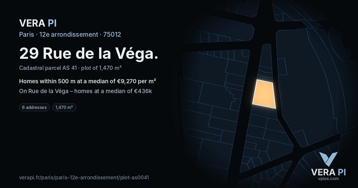 29 Rue de la Véga, 12e arrondissement at night – the plot lit, the parcels around coloured by the prices near them