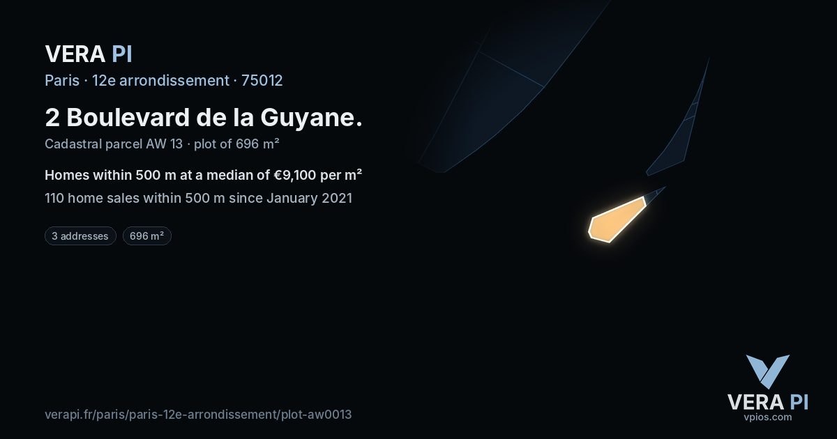 2 Boulevard de la Guyane, 12e arrondissement at night – the plot lit, the parcels around coloured by the prices near them