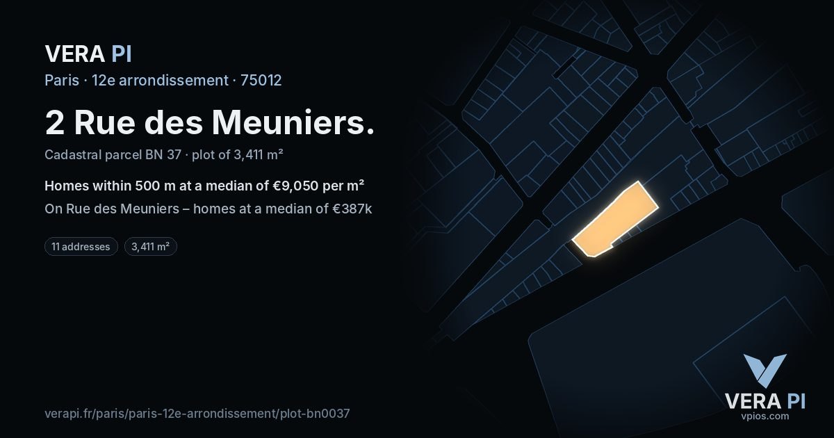 2 Rue des Meuniers, 12e arrondissement at night – the plot lit, the parcels around coloured by the prices near them
