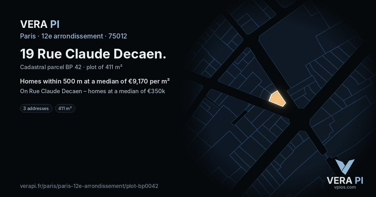 19 Rue Claude Decaen, 12e arrondissement at night – the plot lit, the parcels around coloured by the prices near them