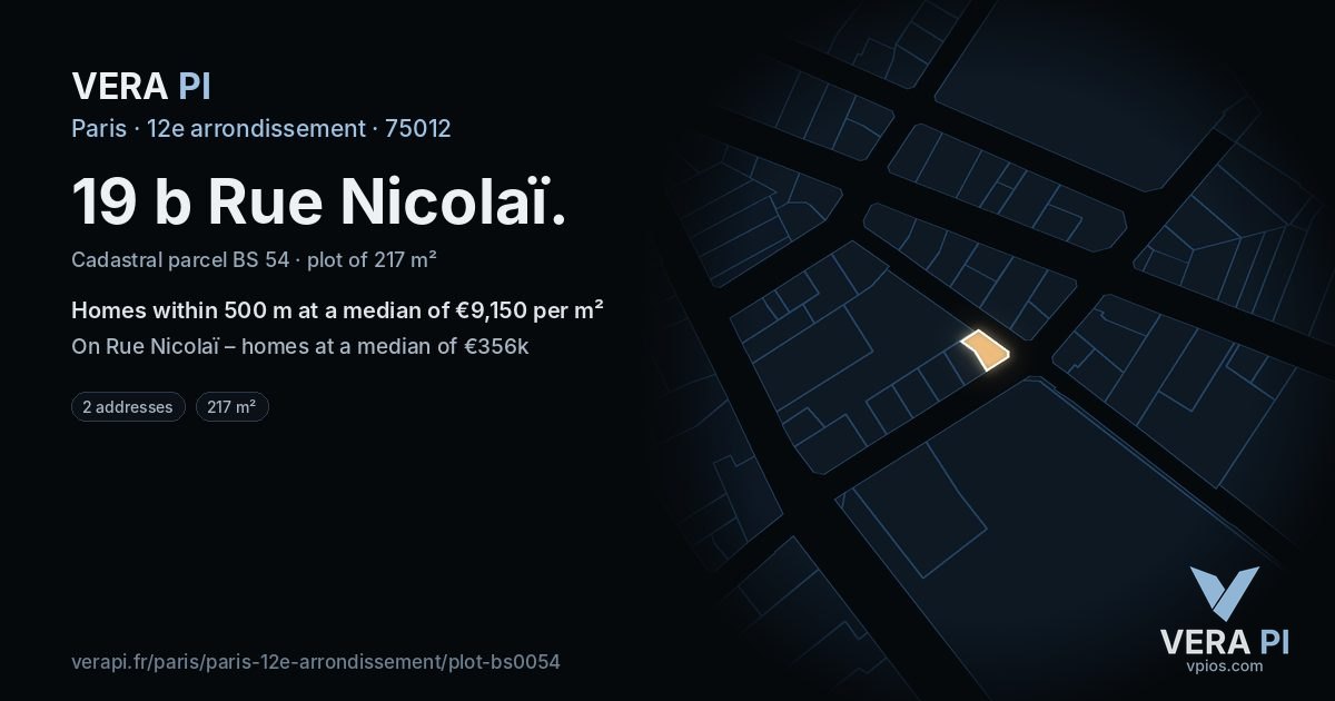 19 b Rue Nicolaï, 12e arrondissement at night – the plot lit, the parcels around coloured by the prices near them