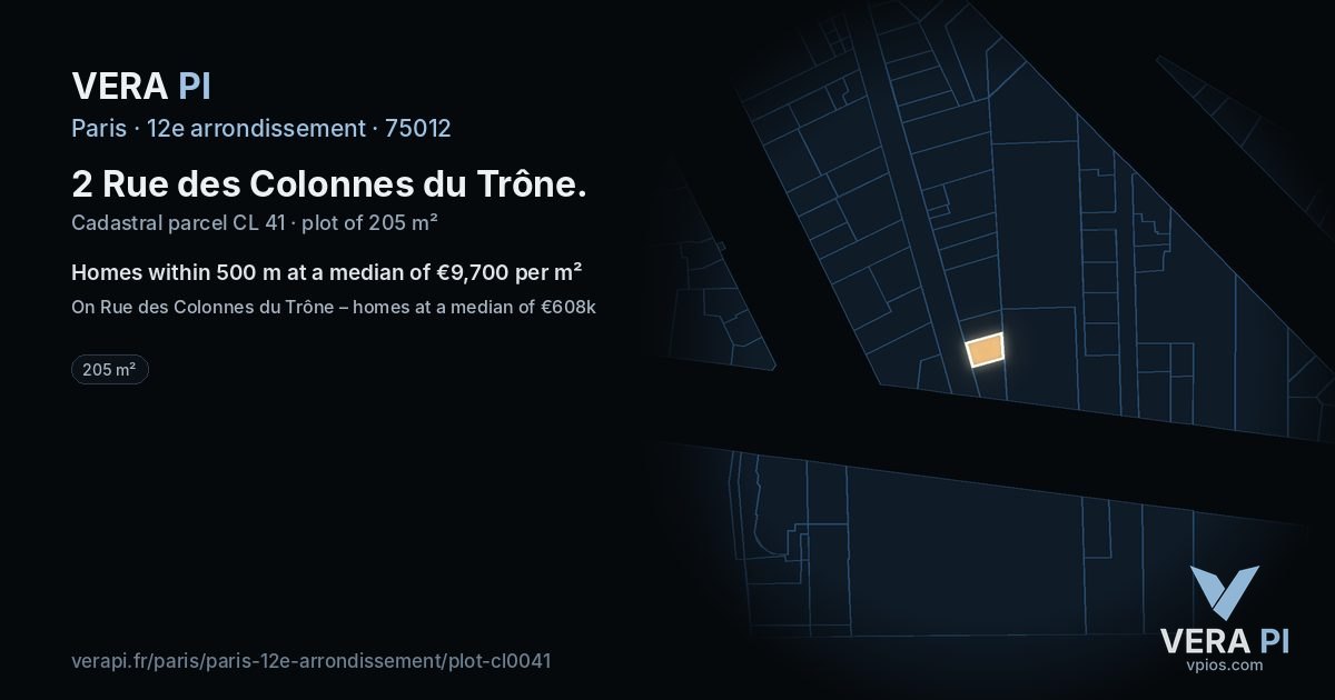 2 Rue des Colonnes du Trône, 12e arrondissement at night – the plot lit, the parcels around coloured by the prices near them