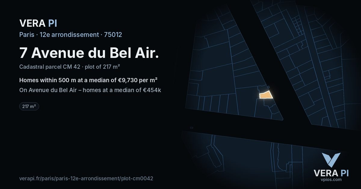 7 Avenue du Bel Air, 12e arrondissement at night – the plot lit, the parcels around coloured by the prices near them