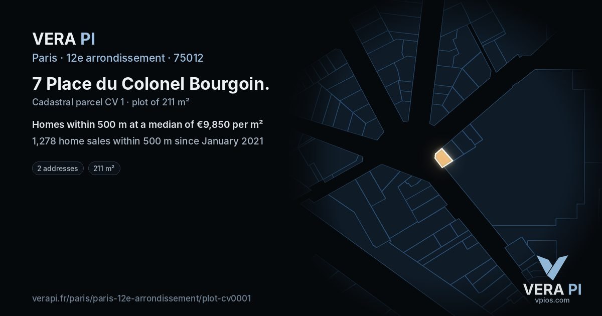 7 Place du Colonel Bourgoin, 12e arrondissement at night – the plot lit, the parcels around coloured by the prices near them