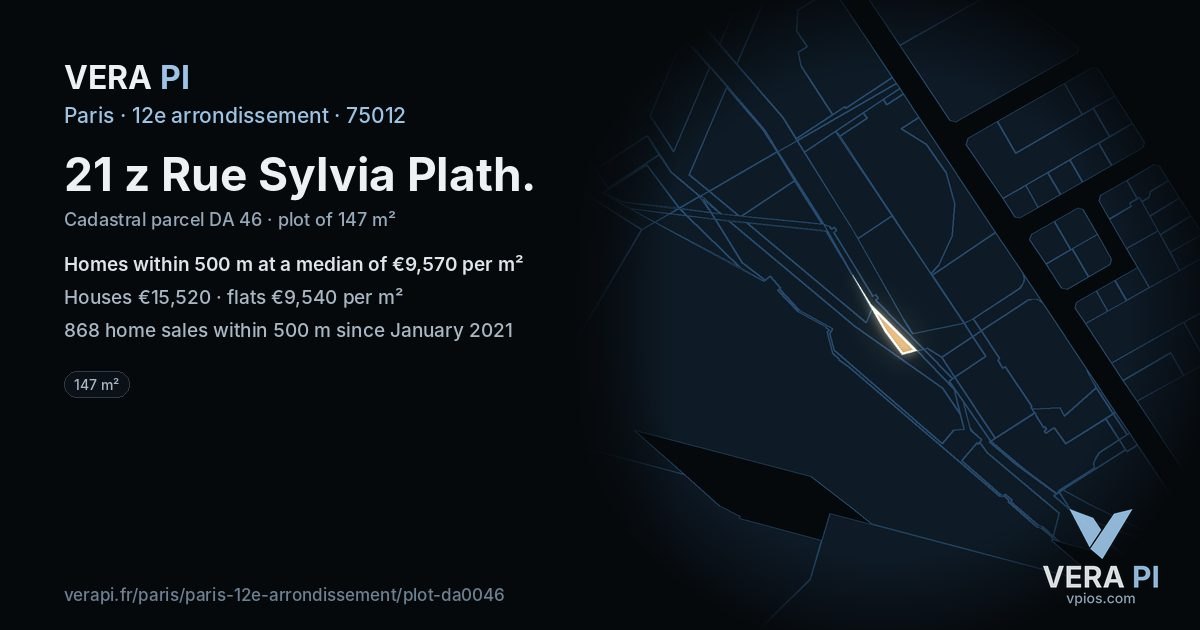 21 z Rue Sylvia Plath, 12e arrondissement at night – the plot lit, the parcels around coloured by the prices near them