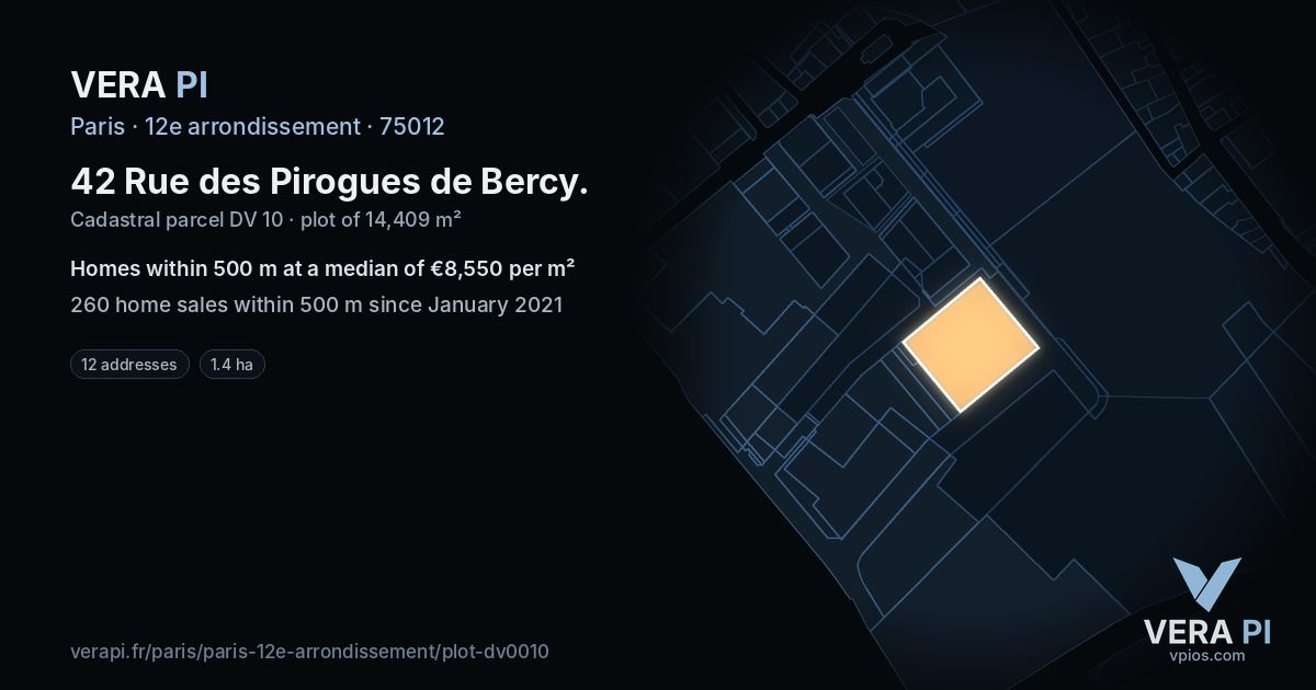 42 Rue des Pirogues de Bercy, 12e arrondissement at night – the plot lit, the parcels around coloured by the prices near them