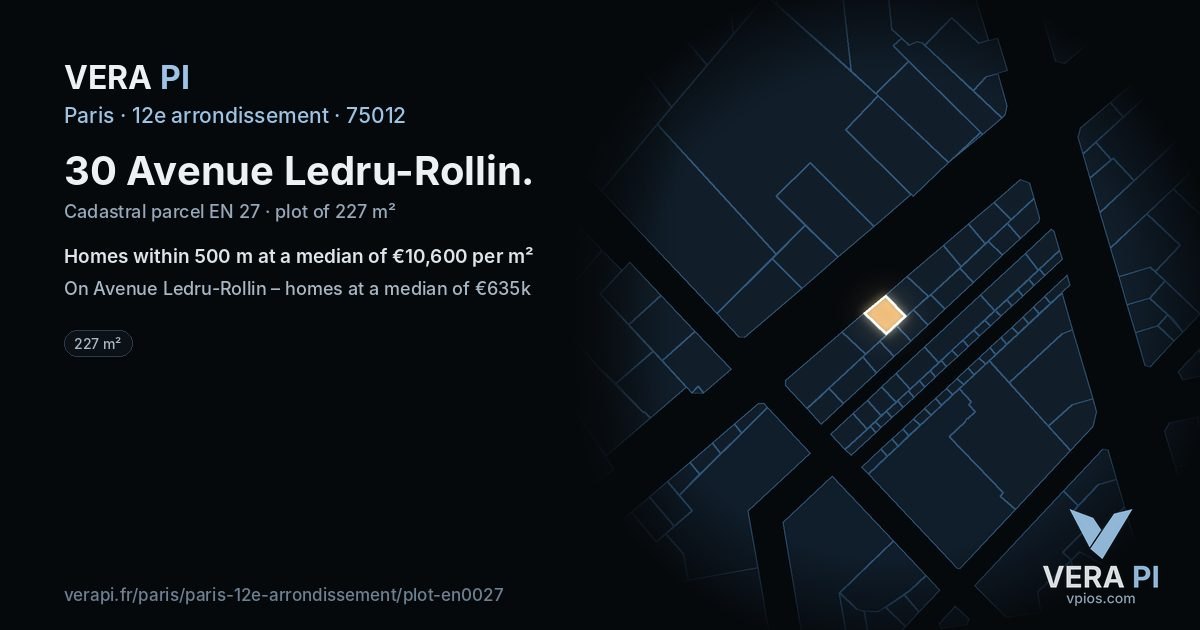 30 Avenue Ledru-Rollin, 12e arrondissement at night – the plot lit, the parcels around coloured by the prices near them