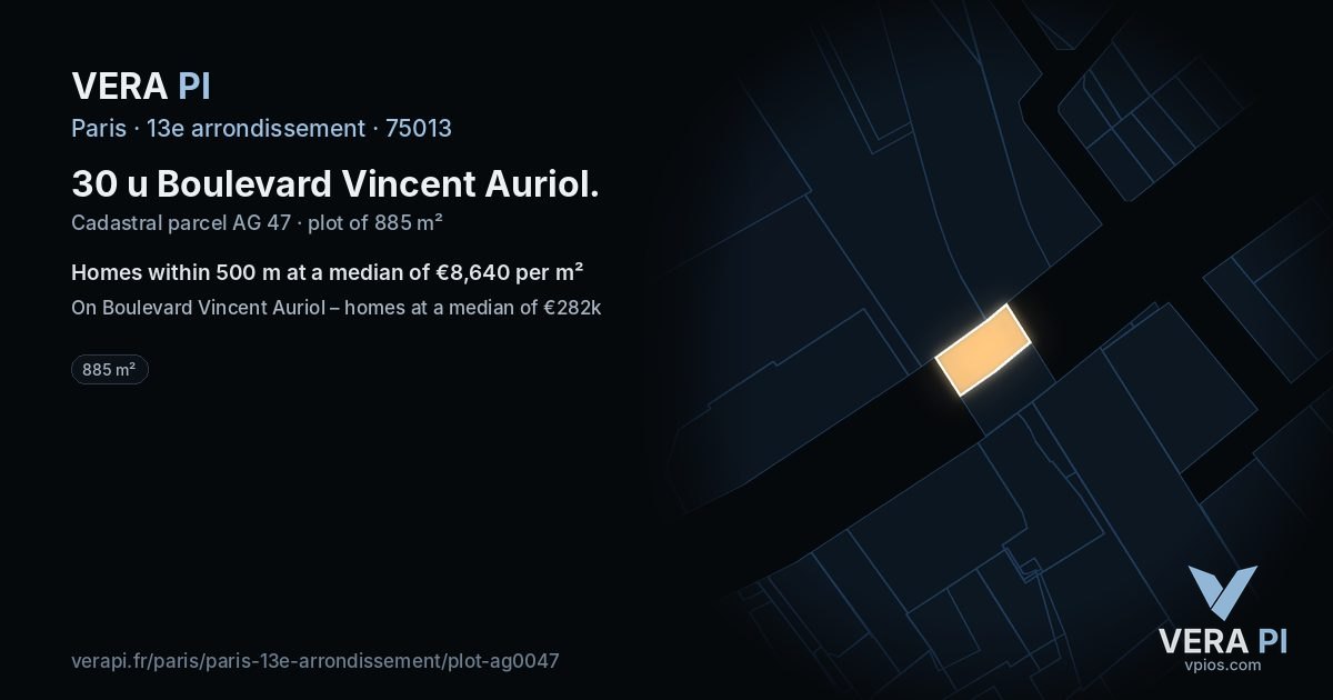 30 u Boulevard Vincent Auriol, 13e arrondissement at night – the plot lit, the parcels around coloured by the prices near them