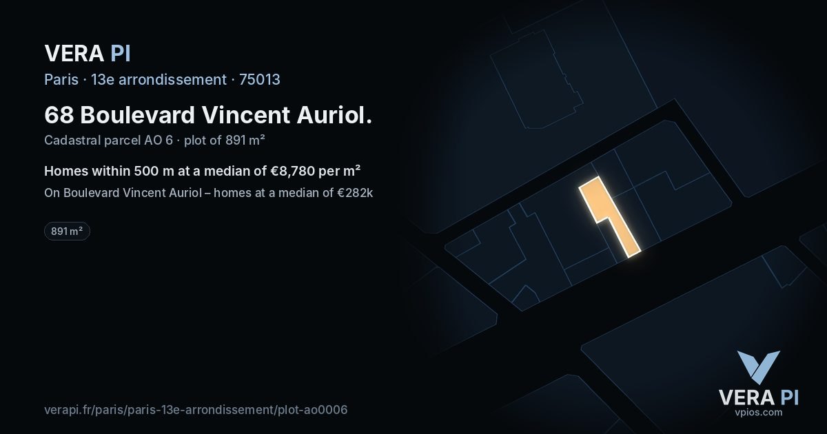 68 Boulevard Vincent Auriol, 13e arrondissement at night – the plot lit, the parcels around coloured by the prices near them