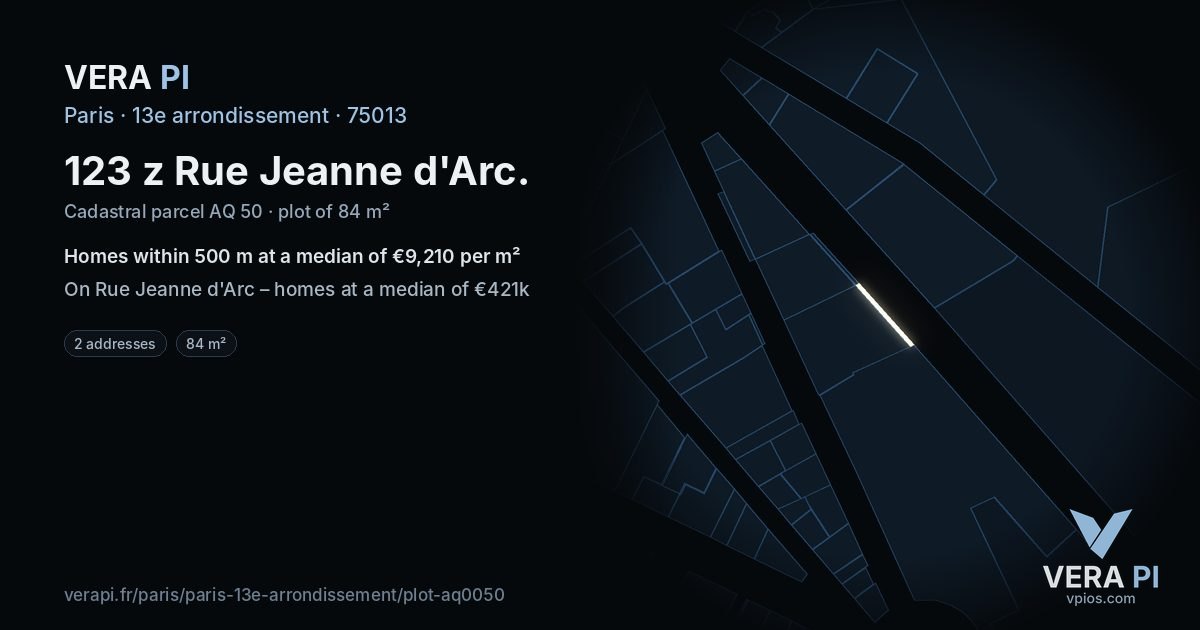 123 z Rue Jeanne d'Arc, 13e arrondissement at night – the plot lit, the parcels around coloured by the prices near them