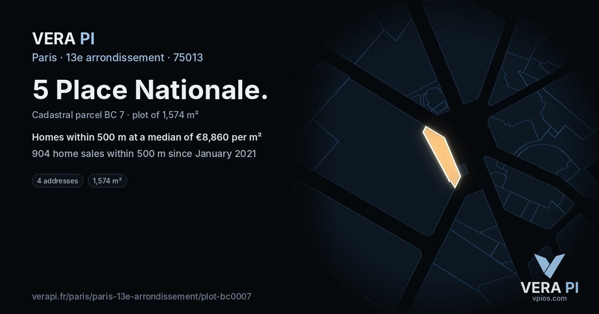 5 Place Nationale, 13e arrondissement at night – the plot lit, the parcels around coloured by the prices near them