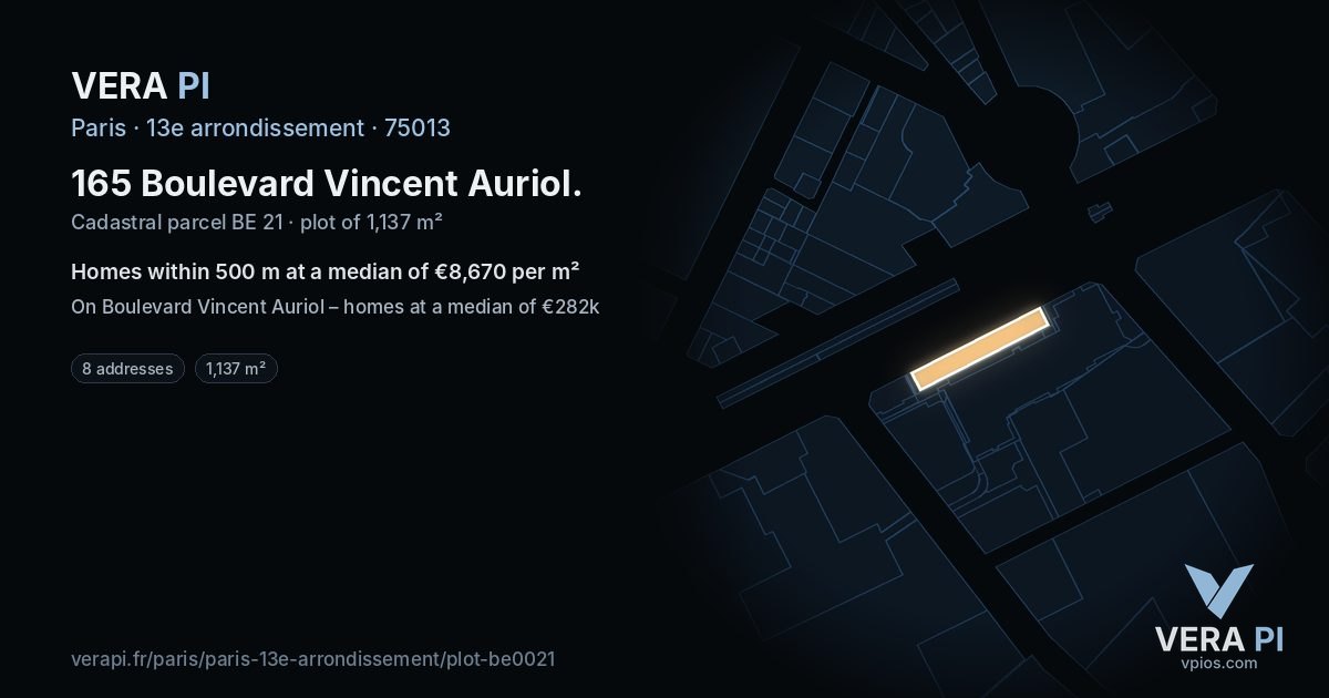 165 Boulevard Vincent Auriol, 13e arrondissement at night – the plot lit, the parcels around coloured by the prices near them