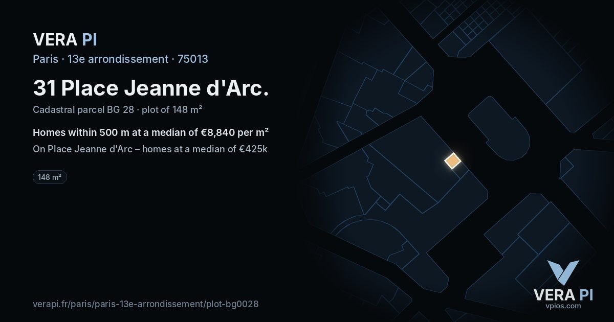 31 Place Jeanne d'Arc, 13e arrondissement at night – the plot lit, the parcels around coloured by the prices near them
