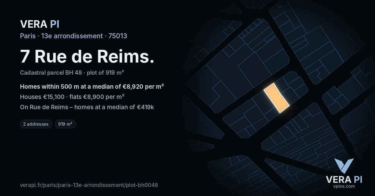 7 Rue de Reims, 13e arrondissement at night – the plot lit, the parcels around coloured by the prices near them
