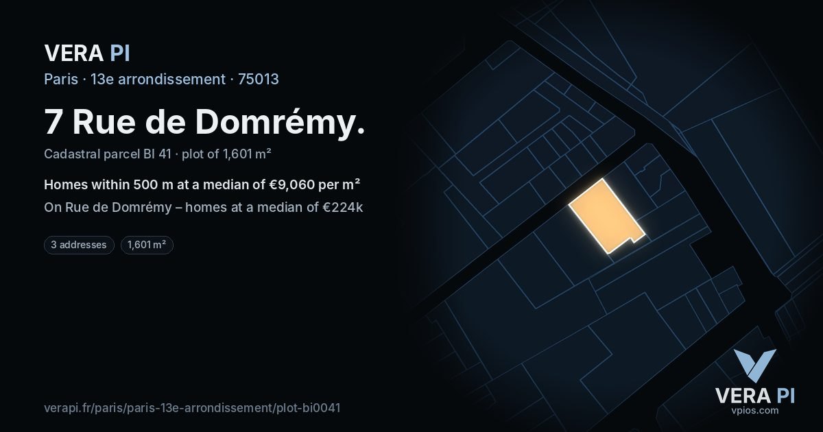 7 Rue de Domrémy, 13e arrondissement at night – the plot lit, the parcels around coloured by the prices near them