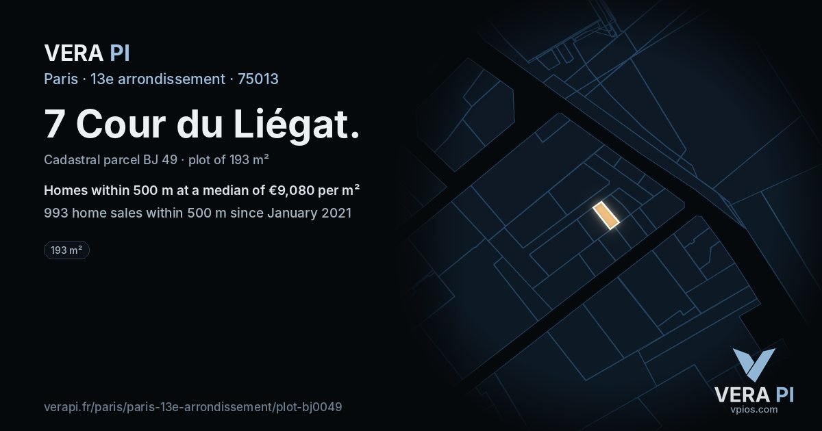 7 Cour du Liégat, 13e arrondissement at night – the plot lit, the parcels around coloured by the prices near them