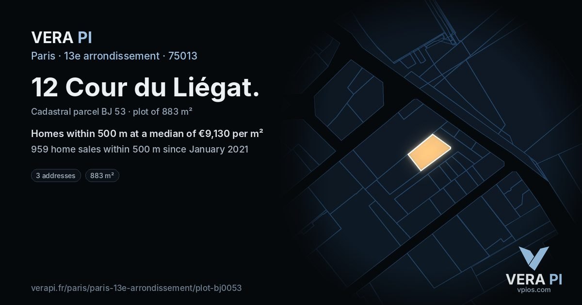 12 Cour du Liégat, 13e arrondissement at night – the plot lit, the parcels around coloured by the prices near them