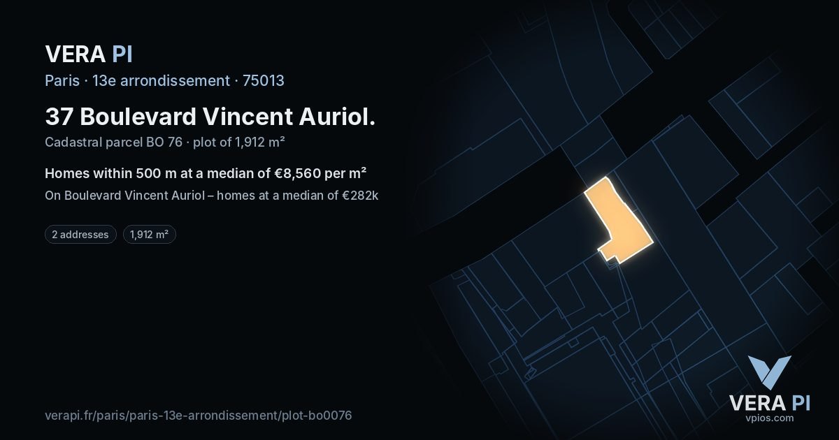 37 Boulevard Vincent Auriol, 13e arrondissement at night – the plot lit, the parcels around coloured by the prices near them