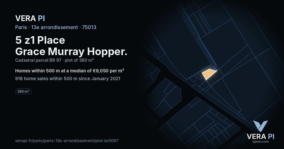 5 z1 Place Grace Murray Hopper, 13e arrondissement at night – the plot lit, the parcels around coloured by the prices near them