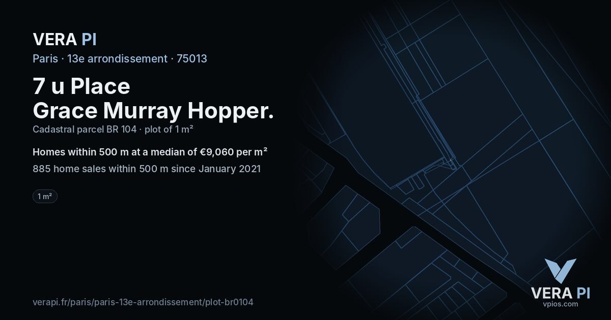 7 u Place Grace Murray Hopper, 13e arrondissement at night – the plot lit, the parcels around coloured by the prices near them