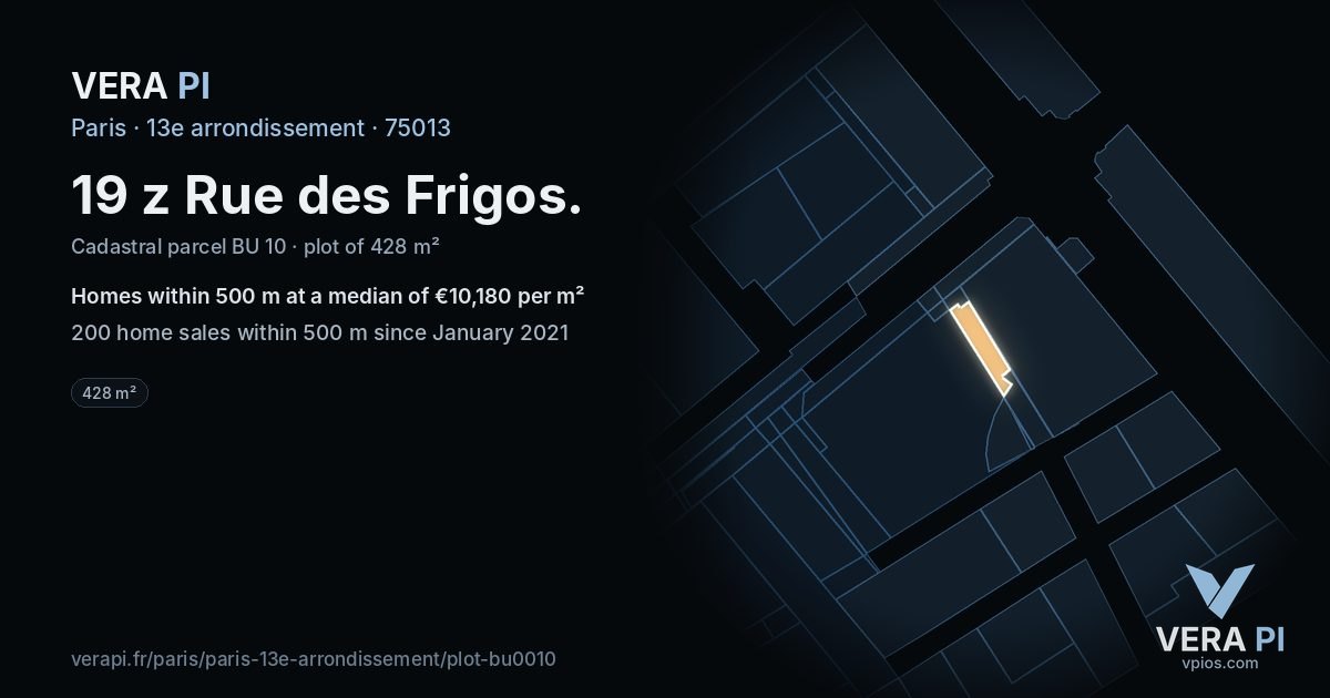 19 z Rue des Frigos, 13e arrondissement at night – the plot lit, the parcels around coloured by the prices near them