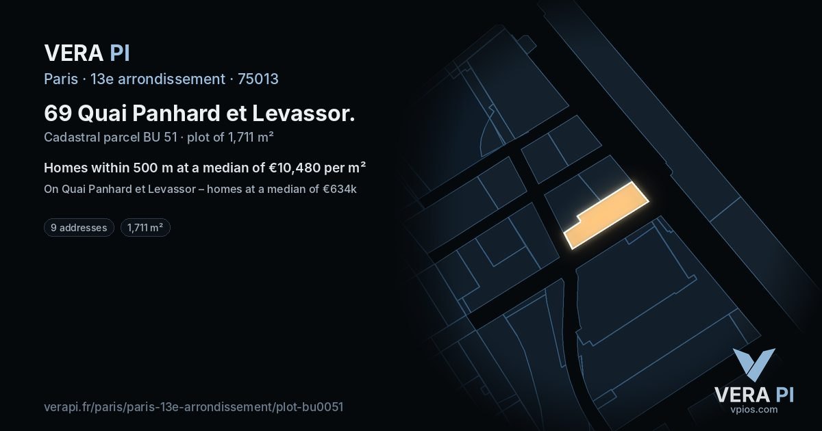 69 Quai Panhard et Levassor, 13e arrondissement at night – the plot lit, the parcels around coloured by the prices near them