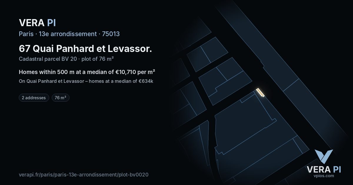 67 Quai Panhard et Levassor, 13e arrondissement at night – the plot lit, the parcels around coloured by the prices near them