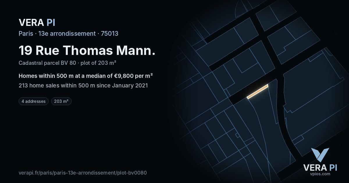 19 Rue Thomas Mann, 13e arrondissement at night – the plot lit, the parcels around coloured by the prices near them