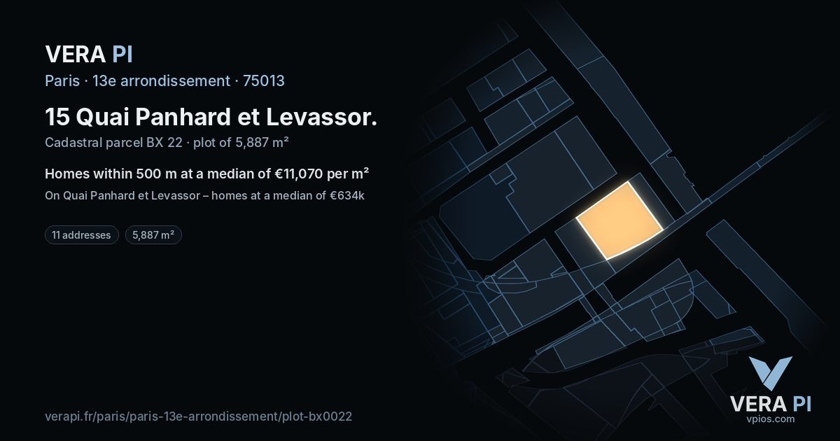 15 Quai Panhard et Levassor, 13e arrondissement at night – the plot lit, the parcels around coloured by the prices near them