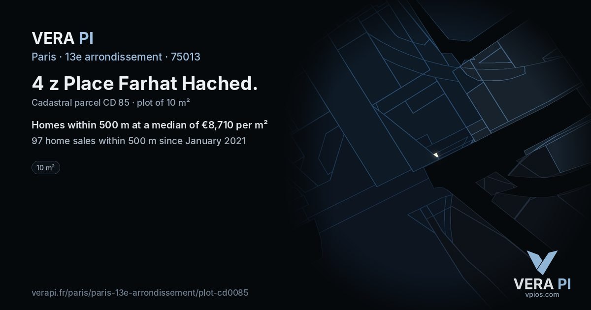 4 z Place Farhat Hached, 13e arrondissement at night – the plot lit, the parcels around coloured by the prices near them