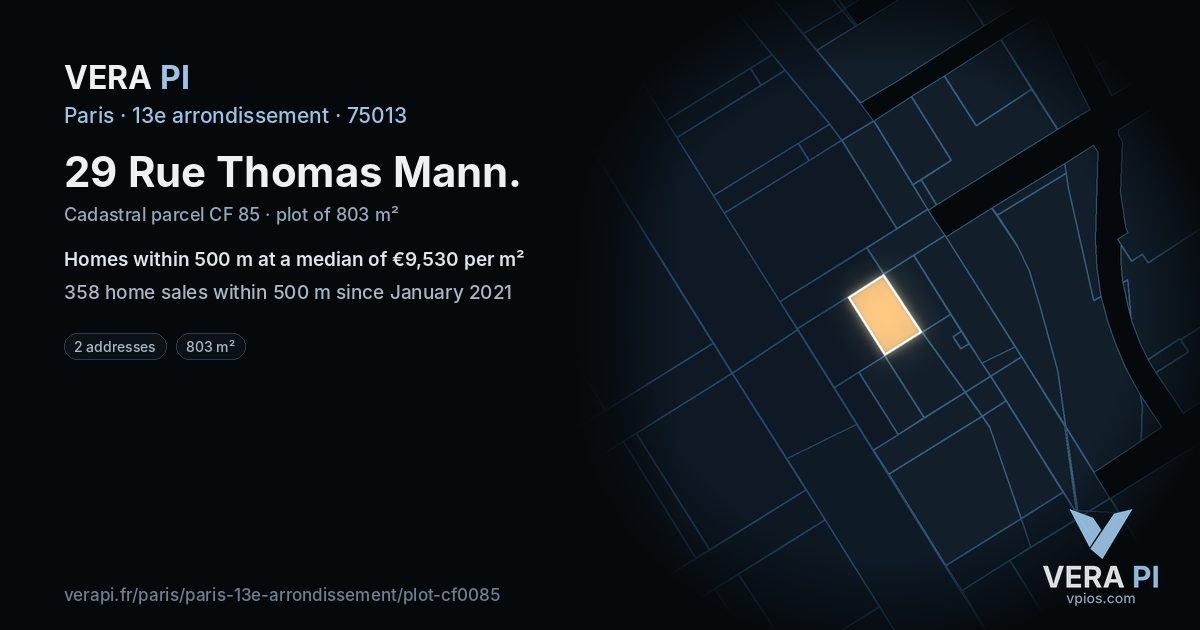 29 Rue Thomas Mann, 13e arrondissement at night – the plot lit, the parcels around coloured by the prices near them