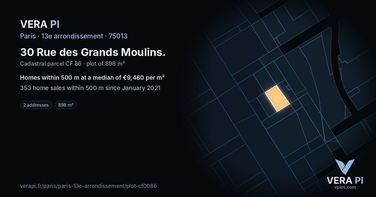 30 Rue des Grands Moulins, 13e arrondissement at night – the plot lit, the parcels around coloured by the prices near them