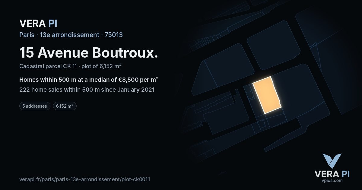15 Avenue Boutroux, 13e arrondissement at night – the plot lit, the parcels around coloured by the prices near them