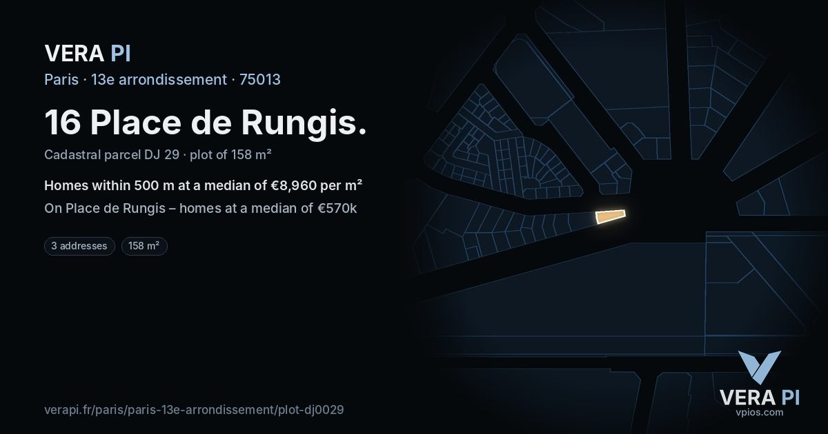 16 Place de Rungis, 13e arrondissement at night – the plot lit, the parcels around coloured by the prices near them