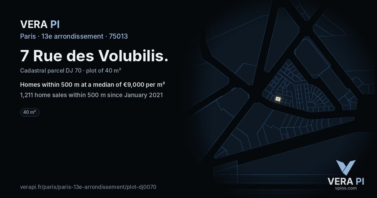 7 Rue des Volubilis, 13e arrondissement at night – the plot lit, the parcels around coloured by the prices near them