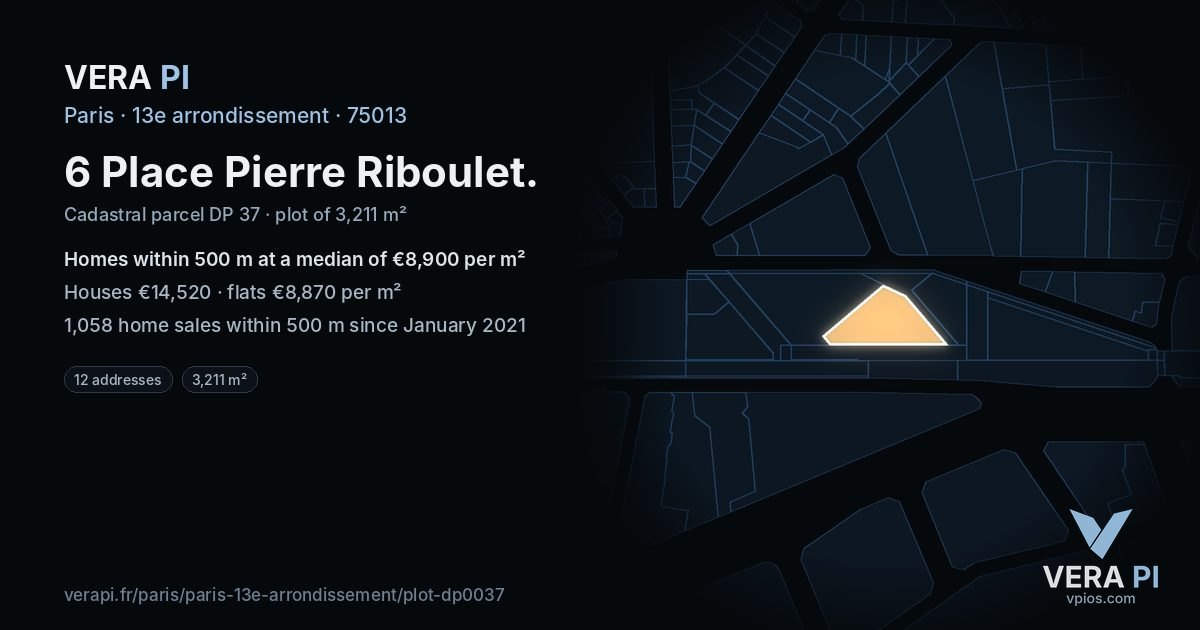 6 Place Pierre Riboulet, 13e arrondissement at night – the plot lit, the parcels around coloured by the prices near them