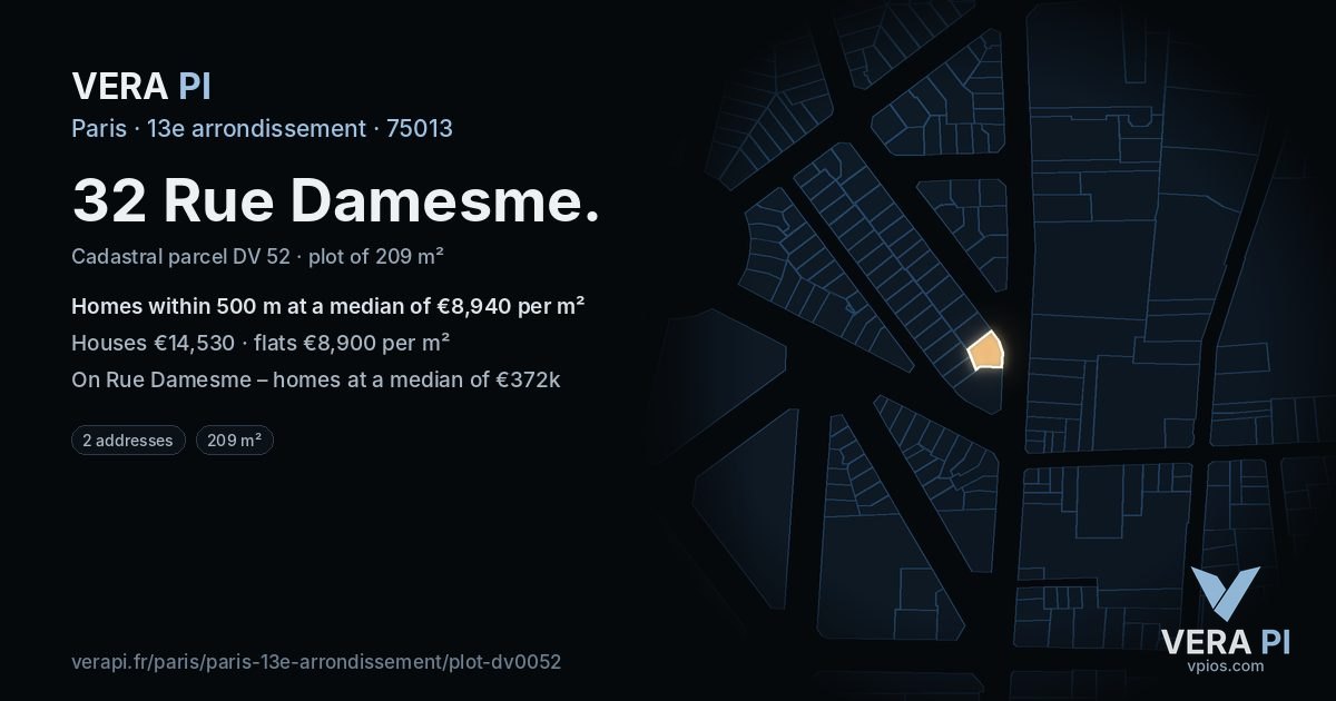 32 Rue Damesme, 13e arrondissement at night – the plot lit, the parcels around coloured by the prices near them